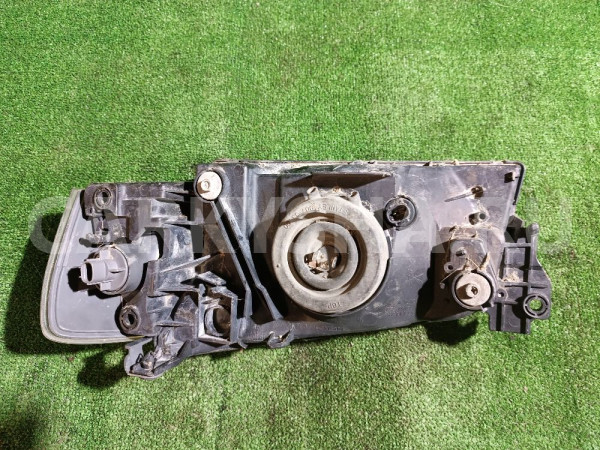 Фара правая Mazda 2 оригинальный номер D20151030E