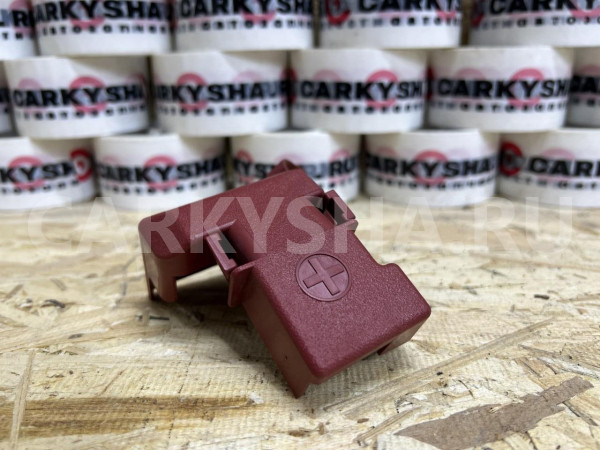 Заглушка плюсовой клеммы Toyota RAV 4 V (XA50) оригинальный номер 82821-33440