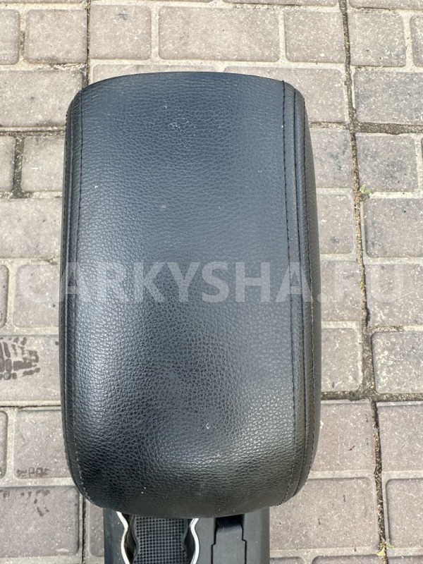 Подлокотник Geely Emgrand EC7 Geely Emgrand EC7 оригинальный номер MR718106802443