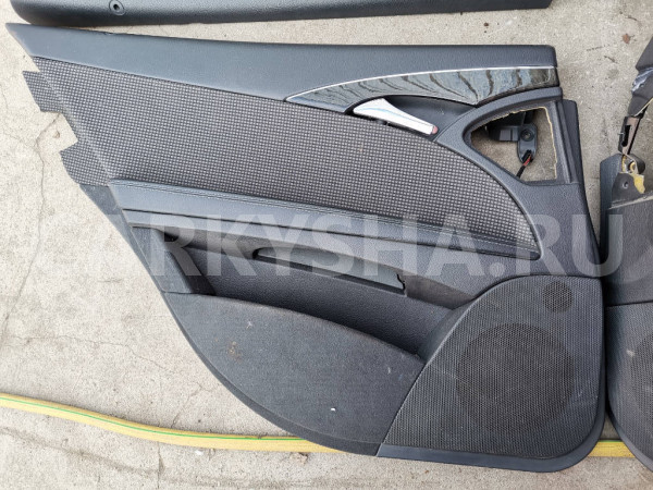 Обшивка двери Mercedes-Benz E-Class 2003 W211 647.961 2.7 Mercedes-Benz E-klasse 