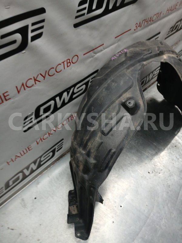 Подкрылок Toyota Camry 