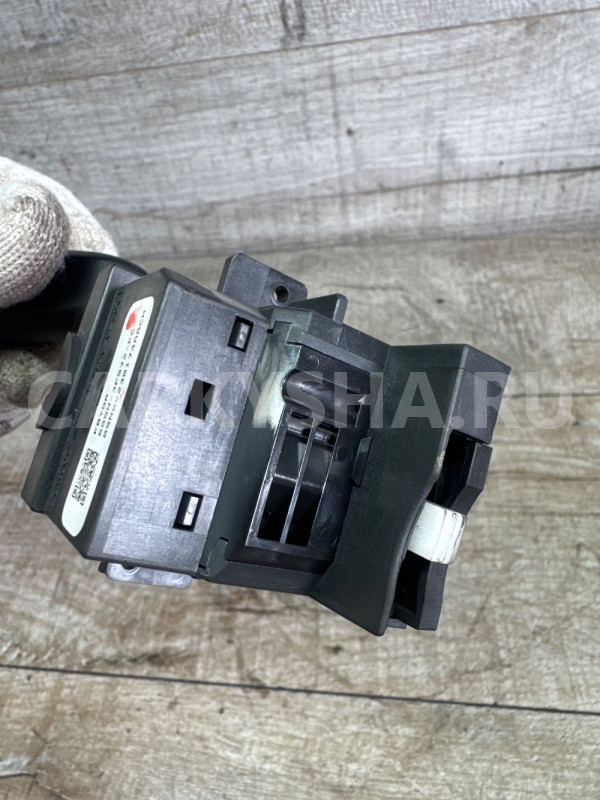 Переключатель поворотов подрулевой LR Freelander 2 Land Rover Freelander оригинальный номер 6g9n3f972fc