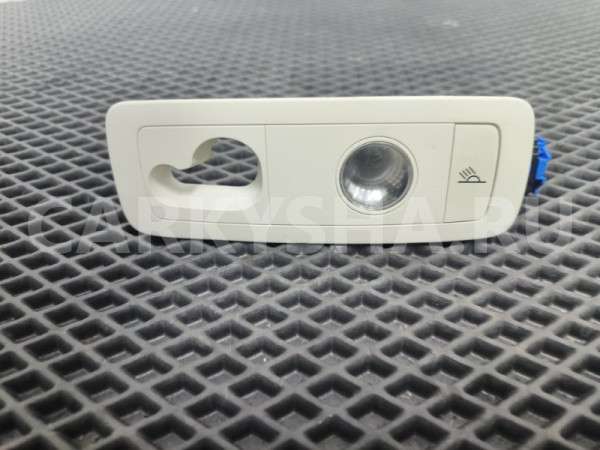 Плафон подсветки салона VW Touareg 2017 7P6947133 NF, задний Volkswagen Touareg 