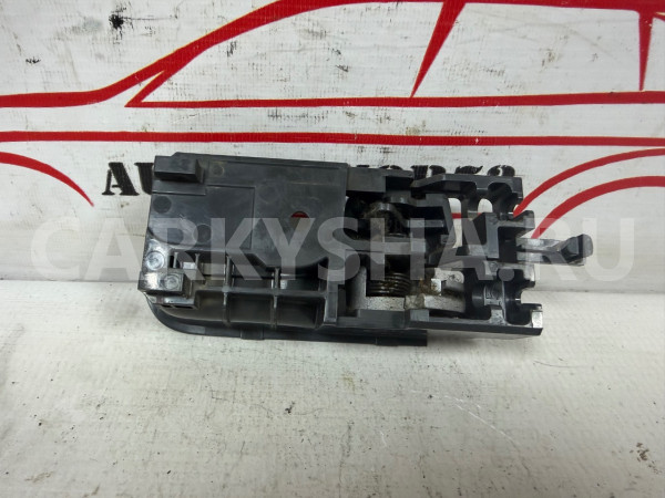 Ручка двери внутренняя левая Suzuki SX4 2006-2014 Suzuki SX4 оригинальный номер 8313063J20