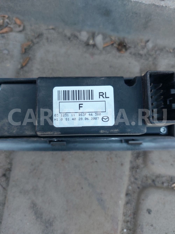Кнопка стеклоподъемника задняя левая Mazda 3 BK Mazda 2 оригинальный номер BS3H685L6