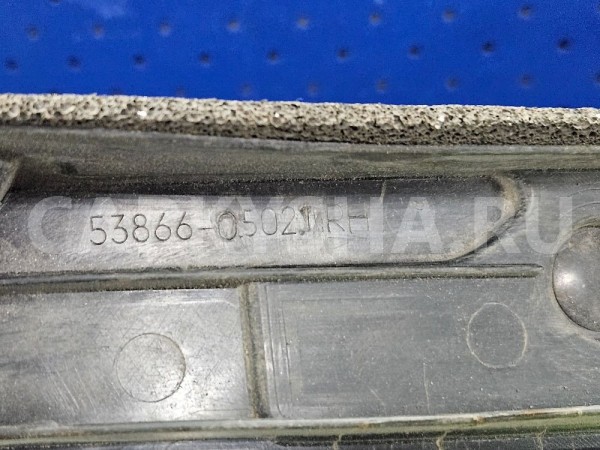 Пыльник переднего правого крыла Avensis T250 Toyota Avensis оригинальный номер 5386605021