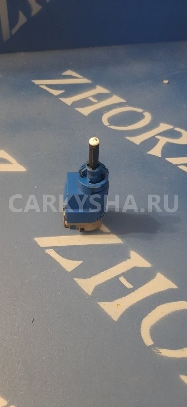 Концевик педали сцепления Nissan Almera 2015 253255192R G15 K4M Nissan Almera 