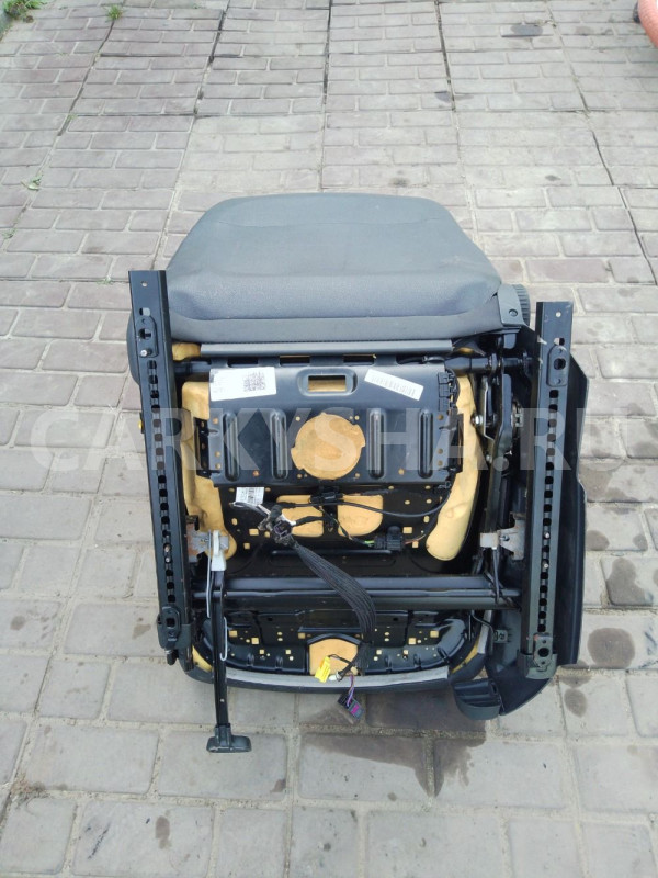 Сиденье переднее правое Volkswagen golf plus  1 Volkswagen Golf Plus оригинальный номер M100020357