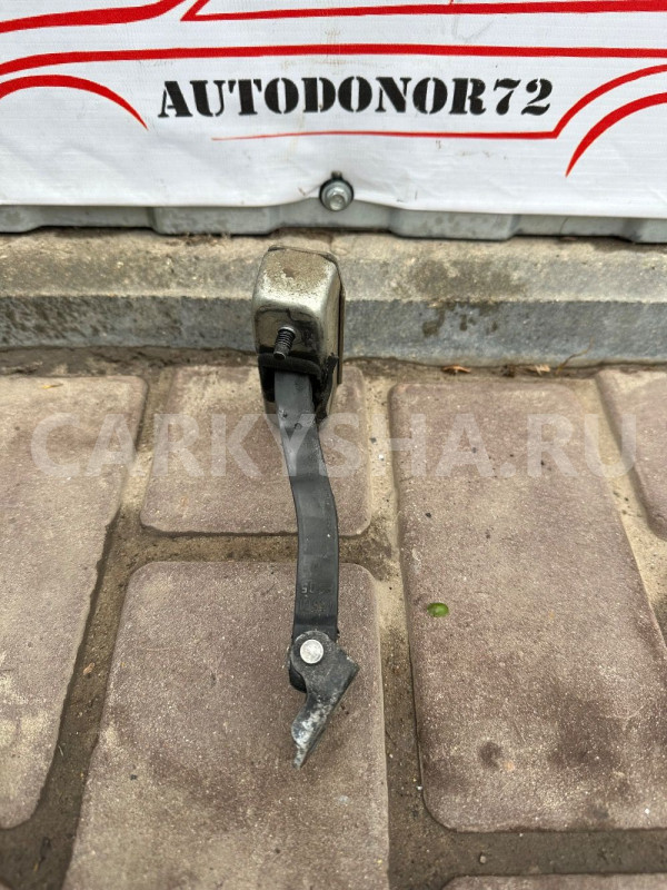 Ограничитель двери передней Toyota Avensis T270 Toyota Avensis оригинальный номер 6861005050