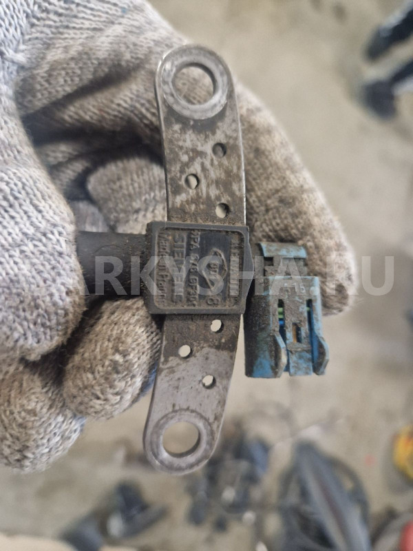 Датчик положения коленвала 8200647554 Megane II Renault 20 оригинальный номер 8200647554