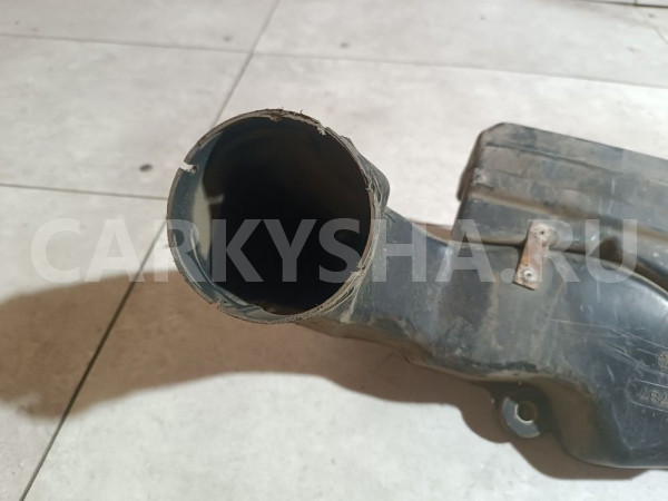 Воздухозаборник (наружный) Mitsubishi i оригинальный номер MD170787