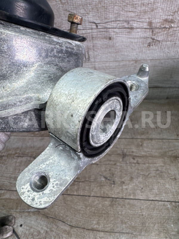 Опорный кронштейн задний правый Touareg 2 nf Volkswagen Touareg оригинальный номер 7p0512302d