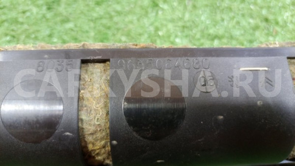 Решетка вентиляционная Citroen C3 FC TU5JP4 2005 Citroen C3 оригинальный номер 9635064680