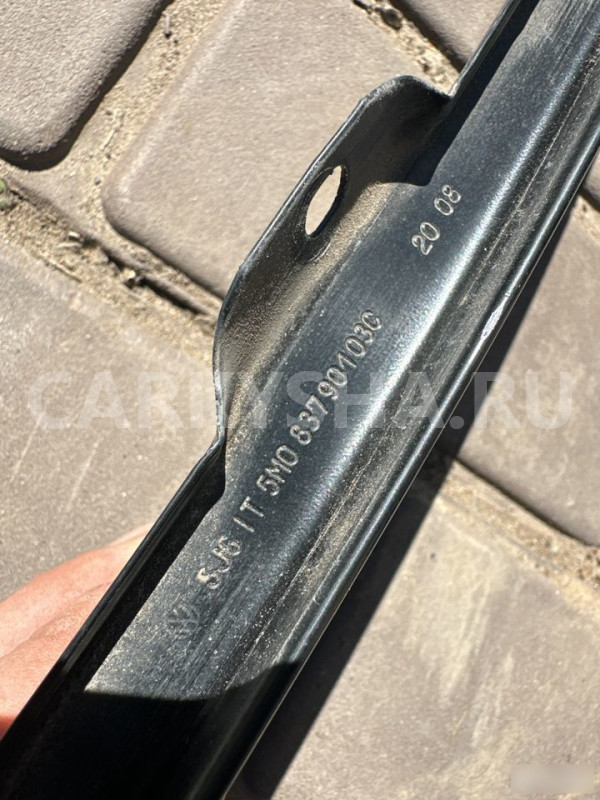 Накладка двери передней левой VW Golf plus Volkswagen Golf Plus оригинальный номер 5m083790103c