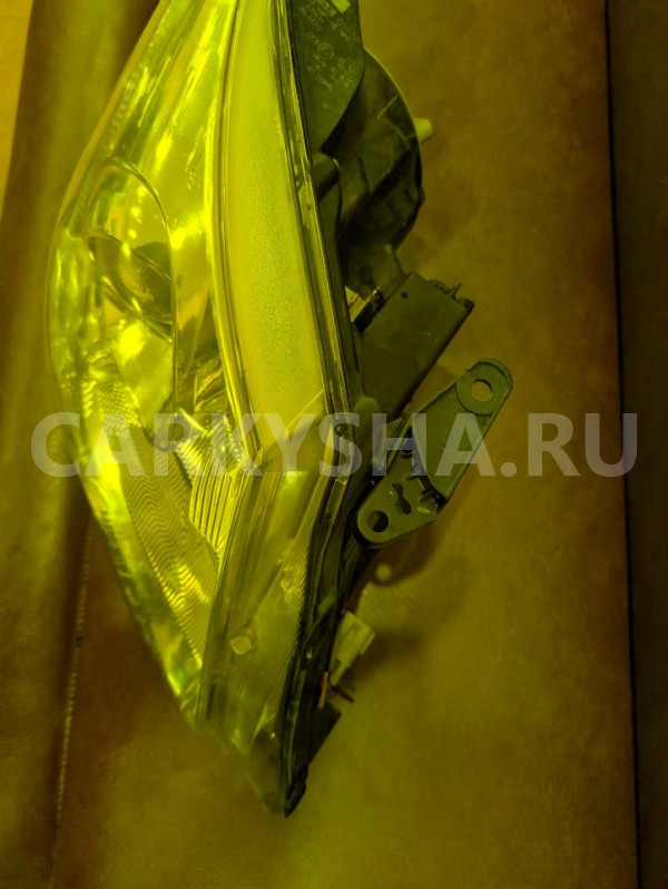 Фара Toyota Avensis оригинальный номер 8114005322