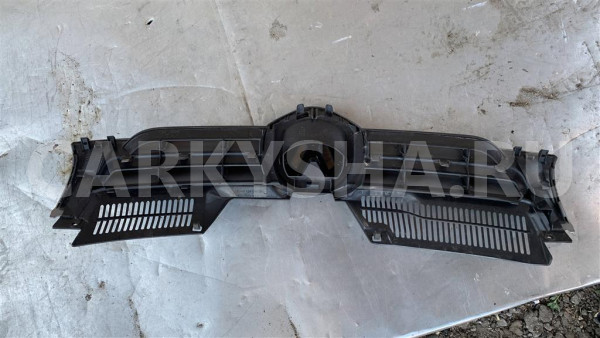 Решетка радиатора VW Golf V 2003-2009 Volkswagen Golf оригинальный номер 1K0853651K