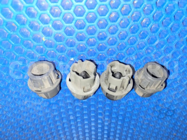 Упор капота Renault Logan 2018 L8A9 K4M Renault Logan 