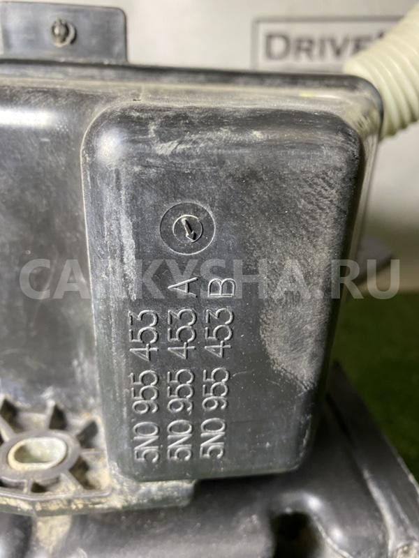 Бачок стеклоомывателя Volkswagen Tiguan оригинальный номер 5ND955453A, 5N0955453A, 5N0955453B