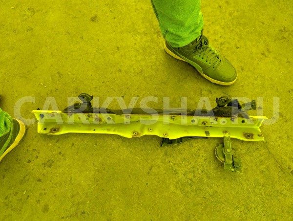 Планка телевизора Toyota Rush 