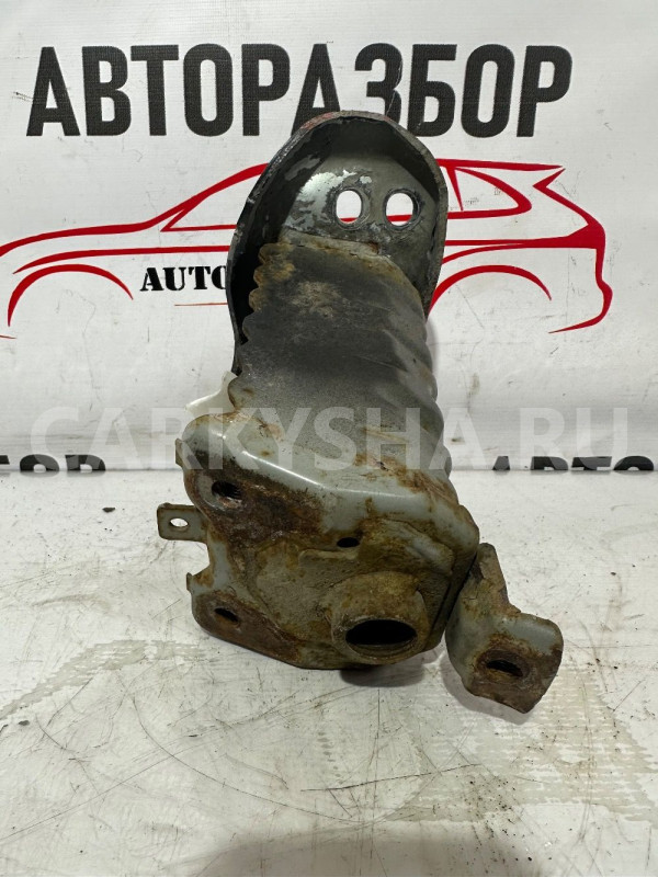 Кронштейн усилителя бампера правый Toyota Yaris 2 Toyota Yaris оригинальный номер 570140D010