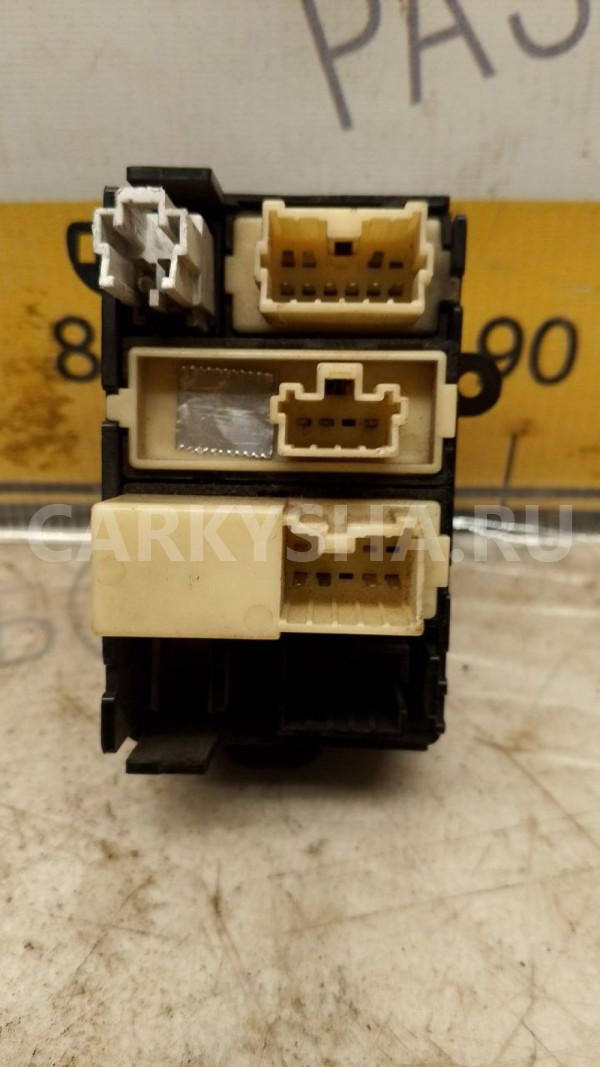 Блок кнопок Mitsubishi Chariot 2 Аварийка обогрев Mitsubishi Chariot 