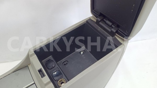 Подлокотник центральный Subaru Tribeca 2006 92115XA00A WX EZ30 Subaru Tribeca 