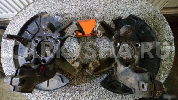 Передние поворотный кулак Фольксваген Гольф 6 Audi 200 оригинальный номер 1K0407255T