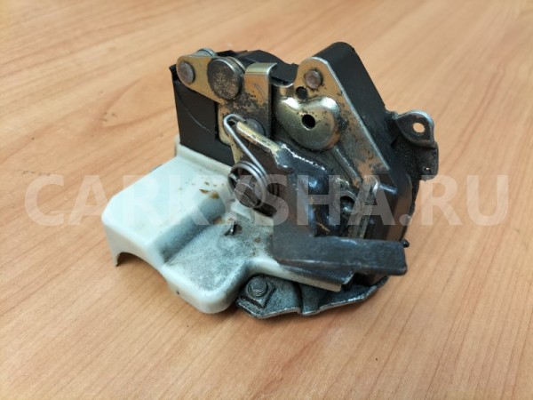 Замок двери задний левый Mercedes-Benz E-class Mercedes-Benz W124 