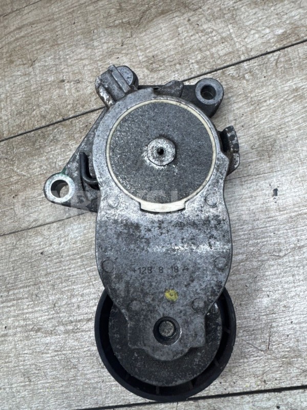 Натяжитель ремня Citroen Peugeot 1.4HDi/1.6HDi 02 Ford Fusion оригинальный номер 825809