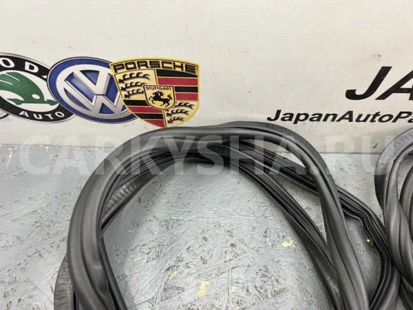 Уплотнение двери заднее Audi A4 2013 Audi A4 