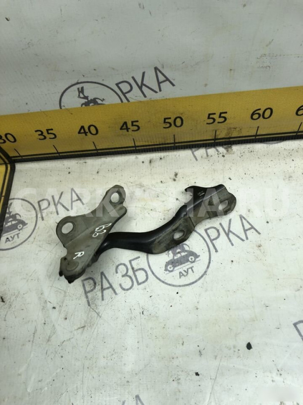 Петля капота правая Volkswagen Passat B3 Volkswagen Passat оригинальный номер 357823301