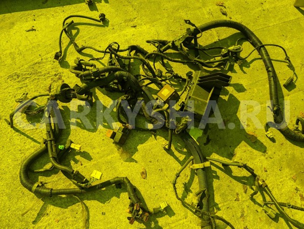 Коса под капот Nissan Bassara 