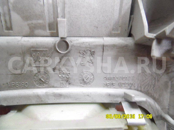 Плафон салонный Peugeot 308 I (2007—2011) Peugeot 308 оригинальный номер 9681370177