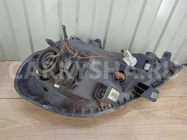 Фара правая Renault Trafic 2001- Renault 20 оригинальный номер 8200701361