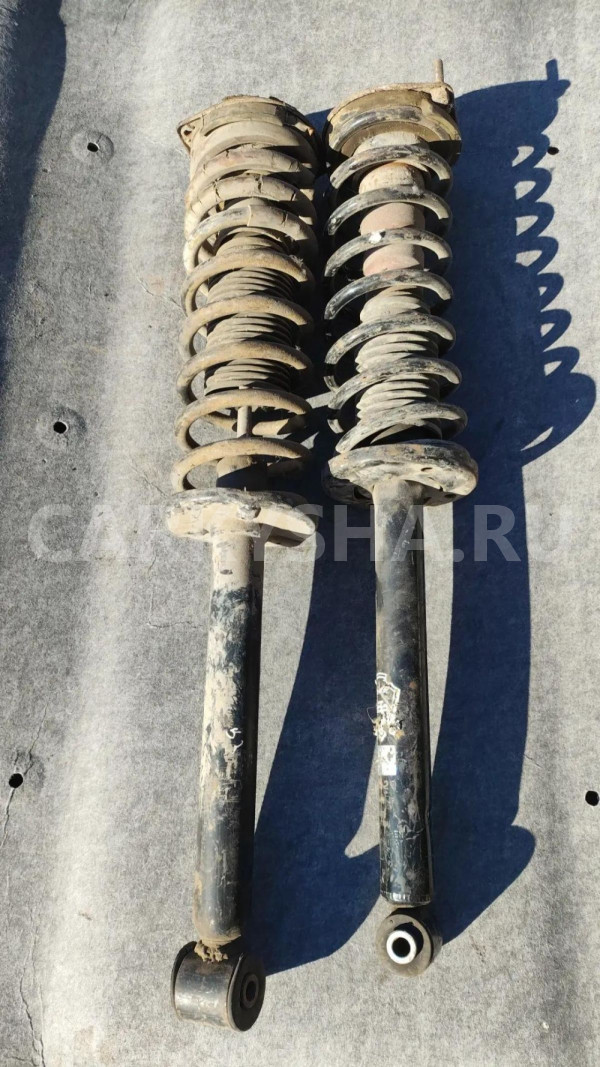 Стойка подвески задняя Volkswagen Passat B3 Volkswagen Passat 