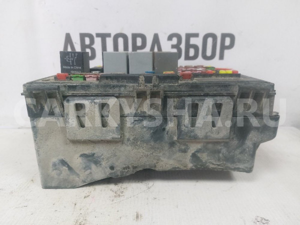 Блок предохранителей Опель Астра J Opel Astra оригинальный номер 13368639