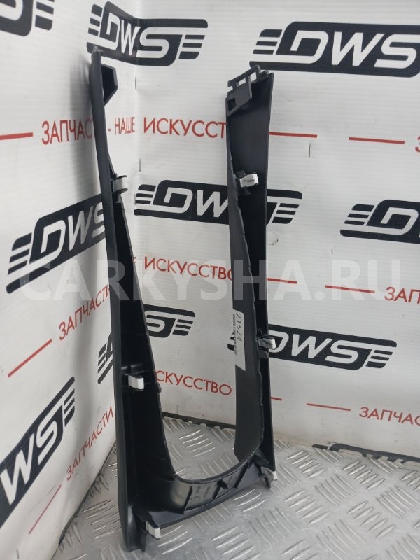 накладка декоративная Toyota Avensis 