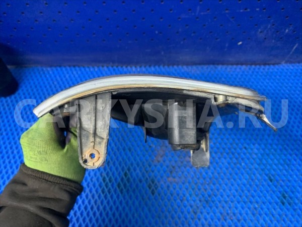 Указатель поворота правый Toyota Land Cruiser 80 Toyota Land Cruiser оригинальный номер 81610-60141