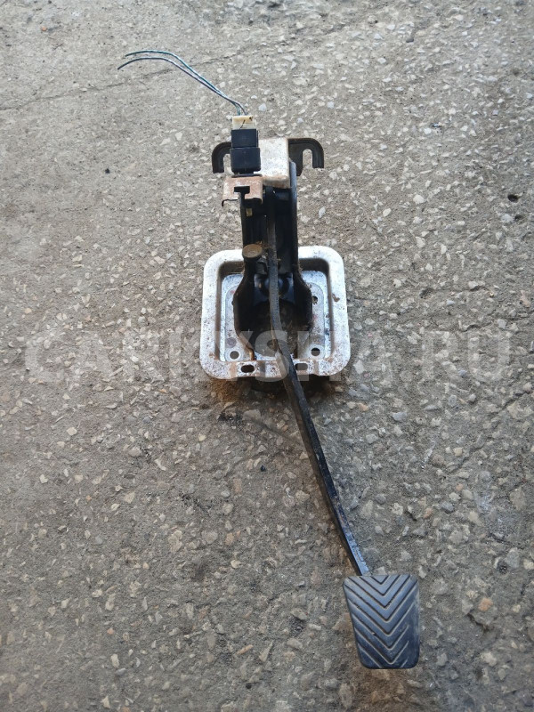 Педаль тормоза Mitsubishi Lancer 9 Mitsubishi i оригинальный номер MR955822
