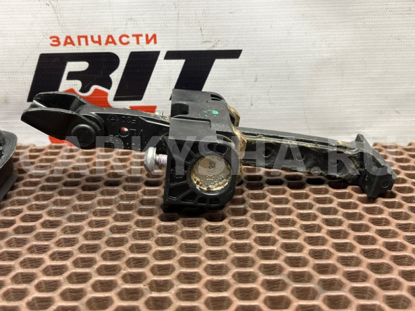 Ограничитель открытия двери BMW 3er оригинальный номер 51 21 7 446 718, 51 21 7 446 718, 51217446718, 7446718, 51 76 7 263 988, 51767263988, 7263988, 51 76 2 572 834, 51762572834, 2572834