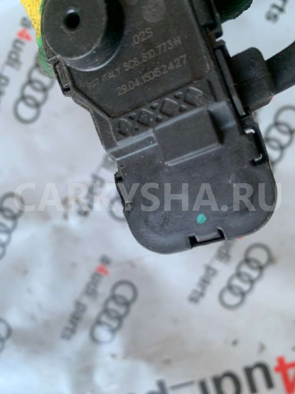 Замок лючка топливного бака Volkswagen Golf GTI VII (2013—2017) Volkswagen Golf оригинальный номер 5C6810773H