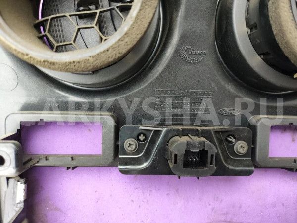 Рамка магнитолы Ford Fiesta Mk5 Ford Fiesta оригинальный номер 1532720