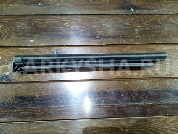 Уплотнитель стекла Toyota C-HR I (2016—2019) Toyota C-HR оригинальный номер 68174F4011