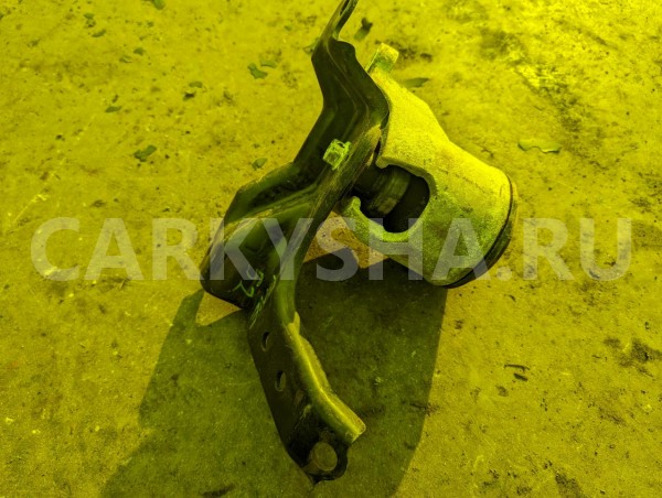 Подушка двигателя Nissan Elgrand оригинальный номер 11210JP00B