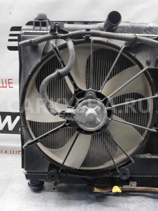 Радиатор охлаждения двигателя Toyota Camry 