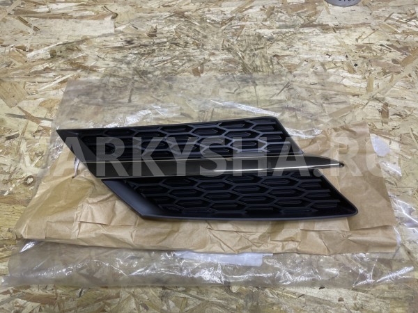 Решетка радиатора правая Toyota RAV 4 IV (CA40) оригинальный номер 53105-42021