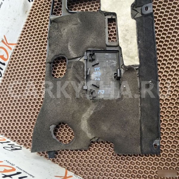 Обшивка пространства для ног BMW X5 