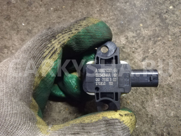 Датчик airbag Mercedes-Benz GLA 250 4Matic 2017 X156 274.920 Mercedes-Benz A-klasse оригинальный номер A1668210351
