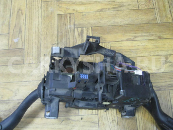 Кронштейн VW Jetta 2006-2011 Volkswagen Jetta оригинальный номер 8P0907137BK