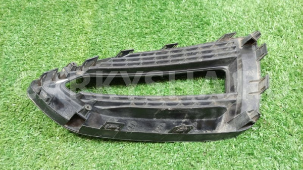 Накладка противотуманной фары передняя левая Hyundai Solaris оригинальный номер 86521H5000